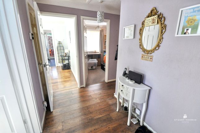 44, Cheltenham Drive, Thundersley photo 4