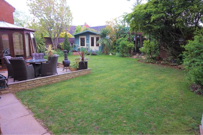 Detached house for sale in Canberra Close, Warwick