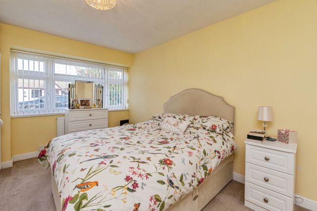 2-bed bungalow on South Hall Drive, Rainham, £375,000