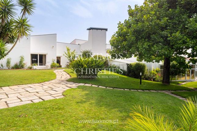 Villa for sale in 4740 Esposende, Portugal