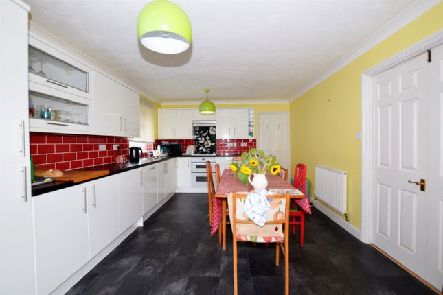 9, Lodge Close, Bognor Regis photo 4