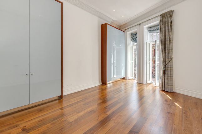 Albert Hall Mansions, London photo 3