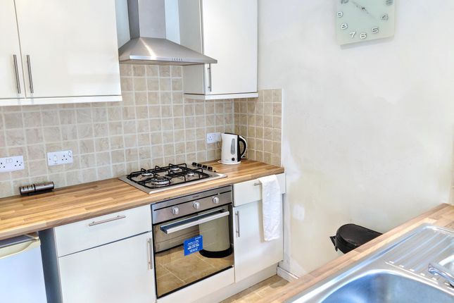 115, Pontshonnorton Road, Pontypridd photo 4