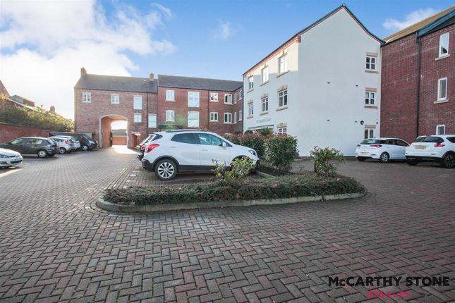 Thumbnail Flat for sale in 21 St Clements Court, South Street, Atherstone