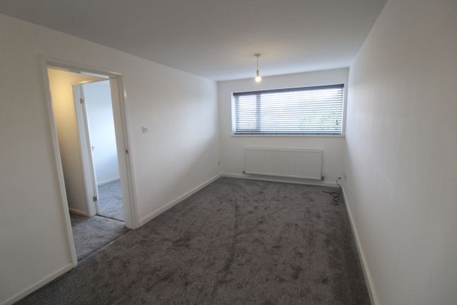 Flat to rent in Beckett Court, Gedling, Nottingham NG4
