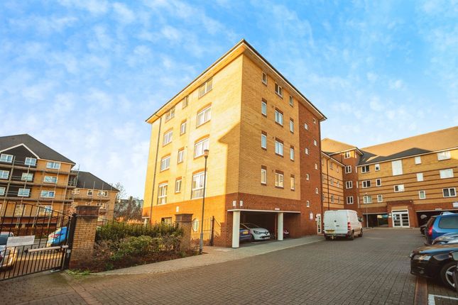 Flat for sale in St. Peter Street, Maidstone