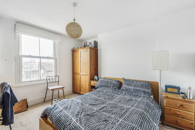 101c, Alfriston Road, London photo 3