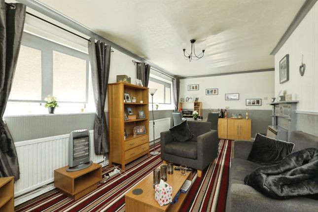 56, Kilton Glade, Worksop photo 3