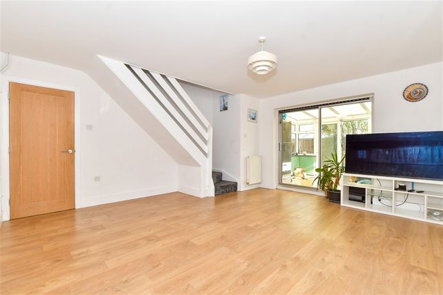 Royal Oak Drive, Wickford photo 3