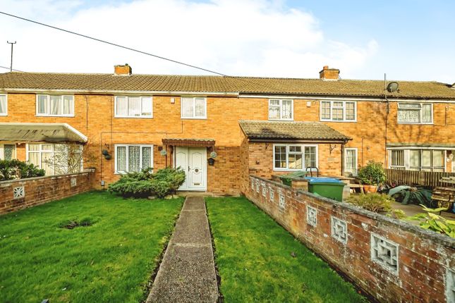 Thumbnail Terraced house for sale in St. Peters Avenue, Aylesbury