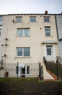 Thumbnail Flat to rent in Basement Flat, Roker Terrace, Sunderland