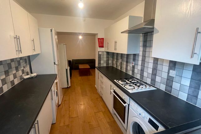 9 Clifton Avenue, Manchester photo 3