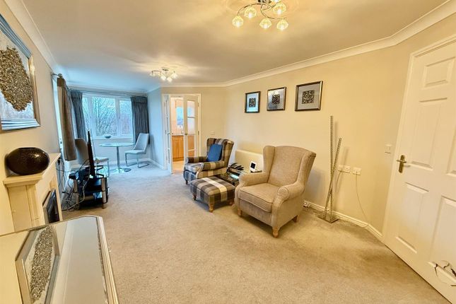 Flat 61, Woodgrove Court, Peter Street, Stockport photo 3