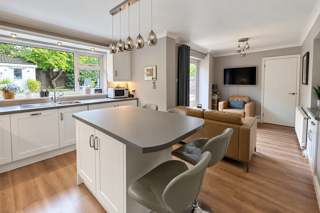 Oriel Drive, Leicester photo 2