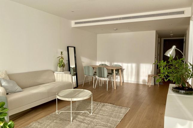 Apartment 3207, 10 Marsh Wall, London photo 2