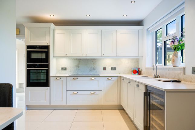 6, Willowbank Gardens, Tadworth photo 4