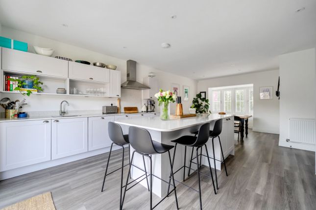 23, Hawfinch Place, Wokingham photo 2