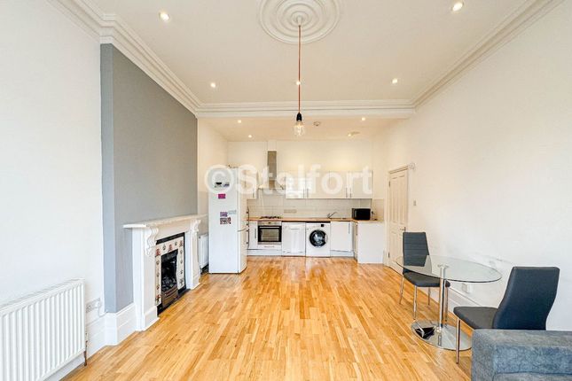 Flat to rent in St. Augustines Road, London