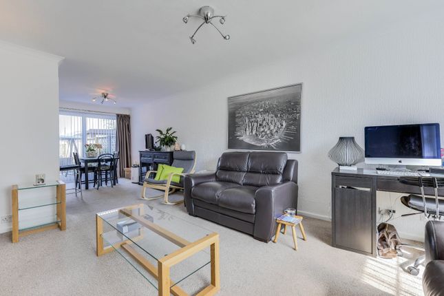 8, Clover Court, Pudsey photo 4