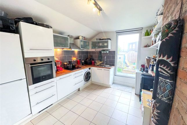 Flat for sale in St. Margarets Grove, Plumstead Common, London