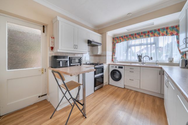 12, Cottimore Lane, Surrey photo 3