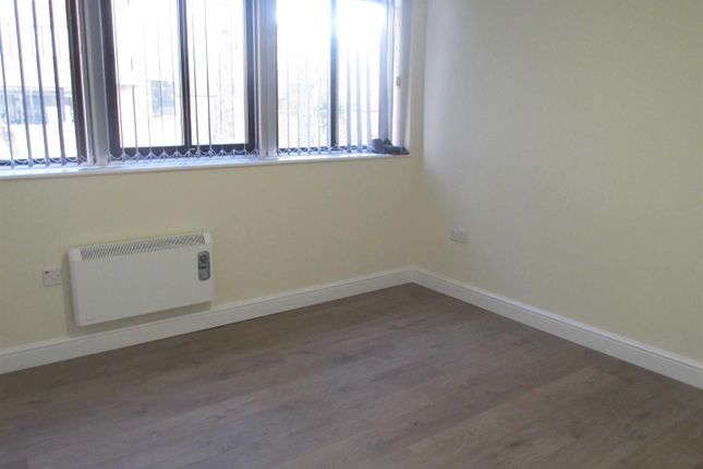 Ednam Court, Flat 12, St James Road, Dudley photo 2