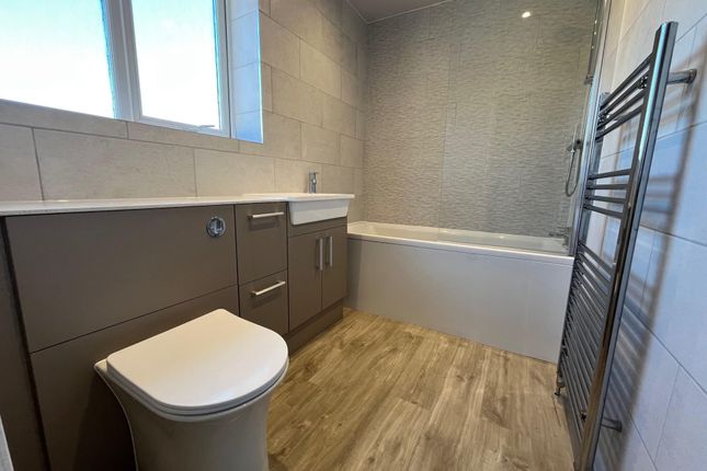 7 Crossfield, Durham photo 5