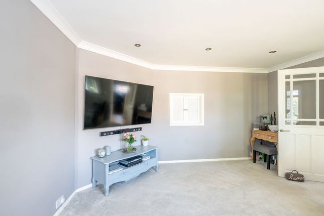 10, Newport Drive, Chichester photo 4