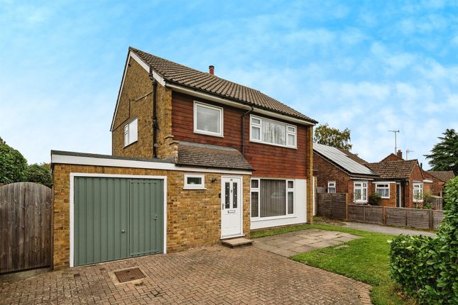 Thumbnail Detached house for sale in Calton Avenue, Hertford