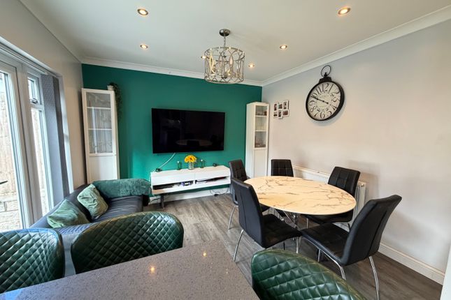 12, Holden Road, Wolverhampton photo 3