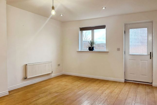 39, Chorley Way, Coventry photo 3