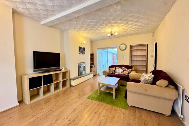 27 Cromwell Street, Merthyr Tydfil photo 2