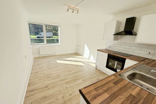 16 Delbury Court Deercote, Telford photo 3
