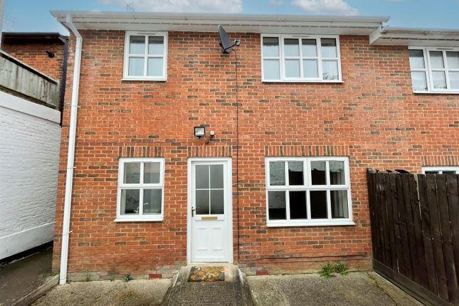 Thumbnail Property to rent in Old Road, Linslade, Leighton Buzzard