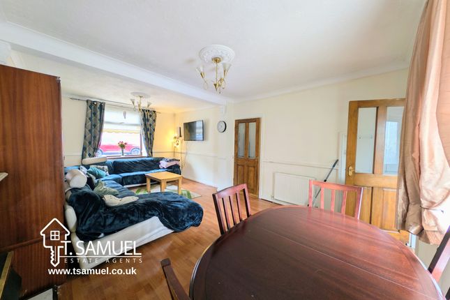 44  Rheola Street, Mountain Ash photo 4