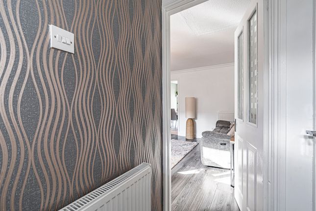 57 Cefn Close, Pontypridd photo 3