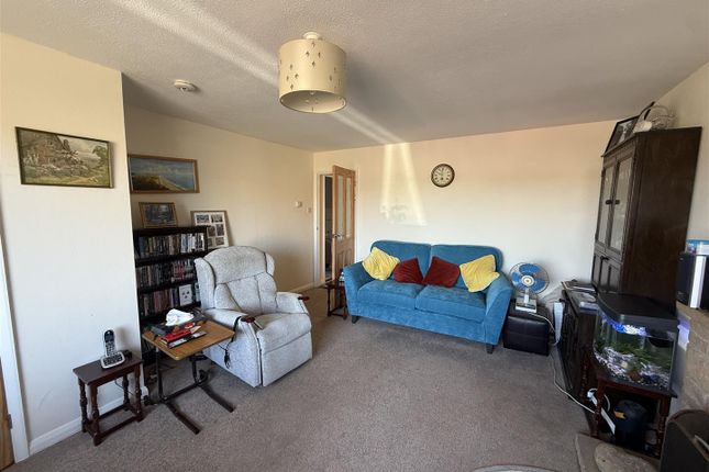 26, Coneygar Close, Bridport photo 5