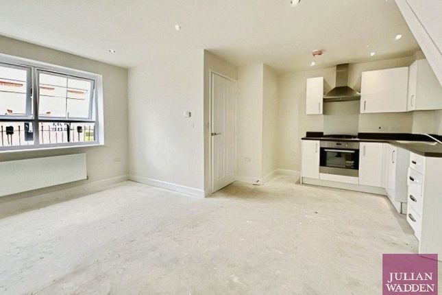 8, Pinfold Crescent, Greater Manchester photo 2