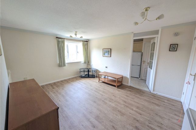 21, Winchester Court, Stafford photo 3
