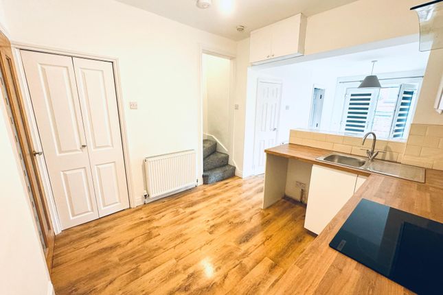 16 Leopold Street, Barnsley photo 3