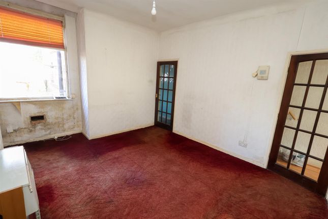 170, Parrin Lane, Manchester photo 4