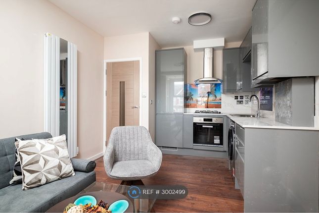 Flat, Aberdour Road, Ilford photo 2