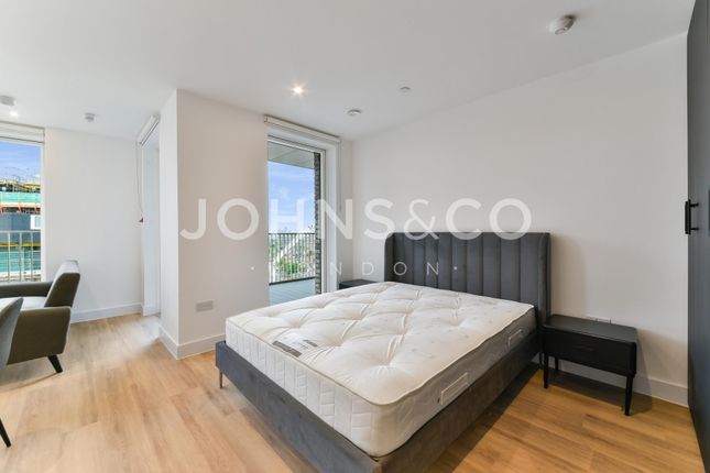 Hearwood Boulevard, London photo 4