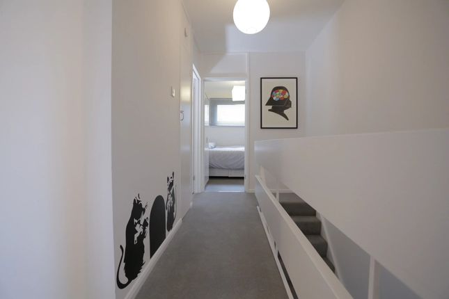 Pitsea Street, London photo 5