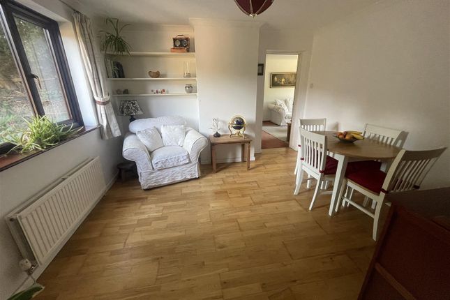 2, Charlton Close, Crewkerne photo 4