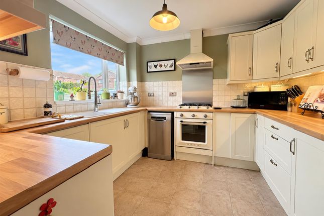 53, Minden Close, Corby photo 2