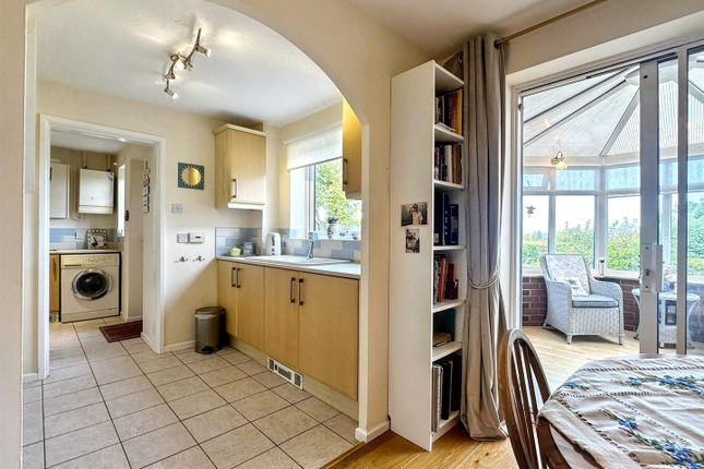 16, Mountside Gardens, Leek photo 2