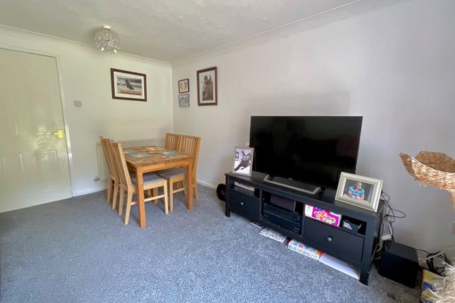 60, Larch Drive, Daventry photo 4