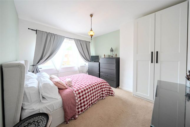 52, Raynville Avenue, West Yorkshire photo 4