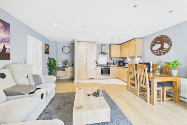 3, Cochrane House 19, Truesdales, Uxbridge photo 3